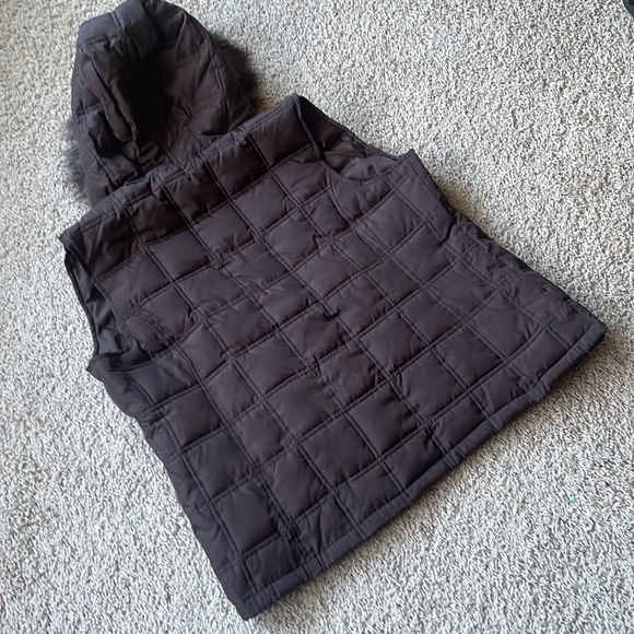 Gap down vest with hood size Large - Picture 4 of 6